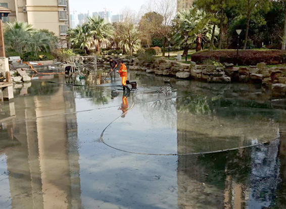 阿里景观池淤泥清理